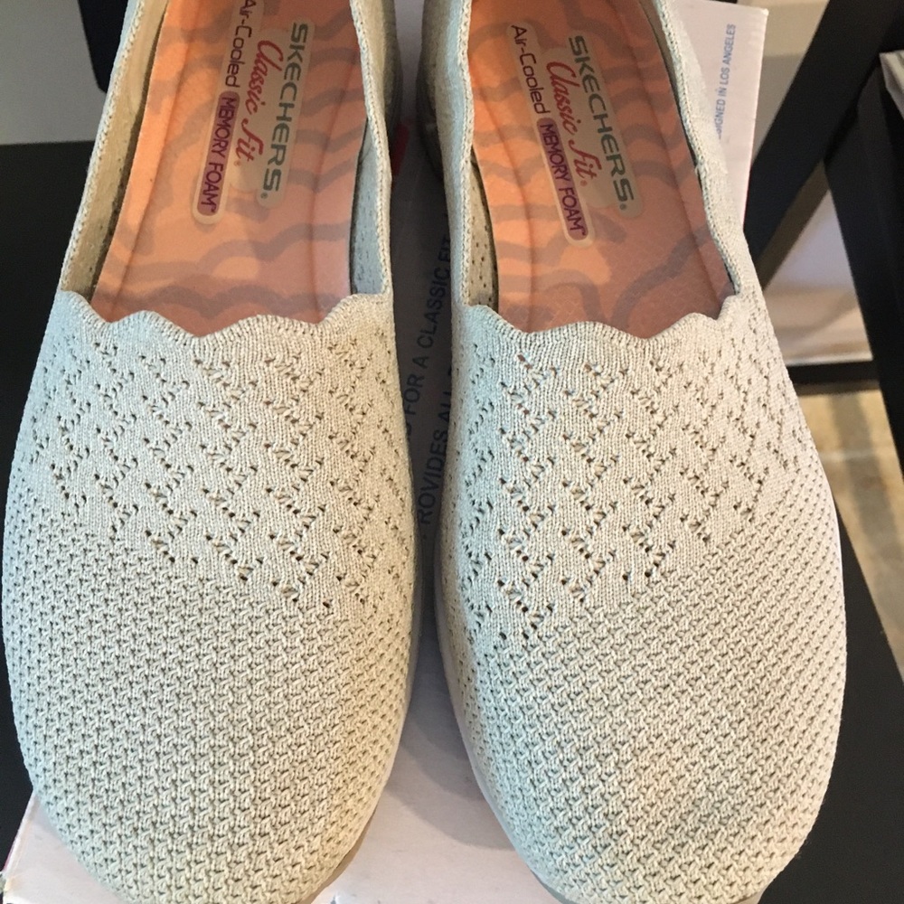 Skechers Seaver Scallop Edge Slip Ons